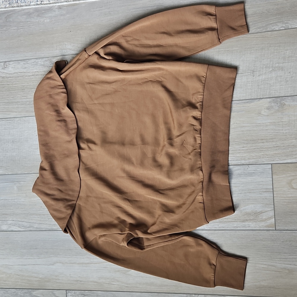 Varley Sweater - Picture 10 of 10